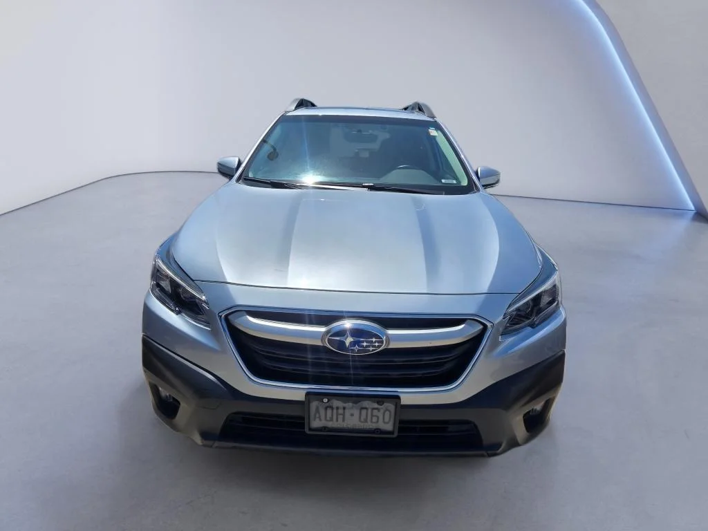 Used 2022 Ice Silver Metallic Subaru Premium image 8