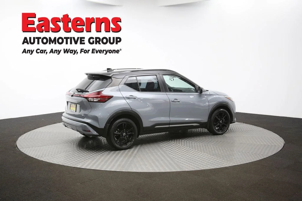 Used 2023 Gray Nissan SR image 41