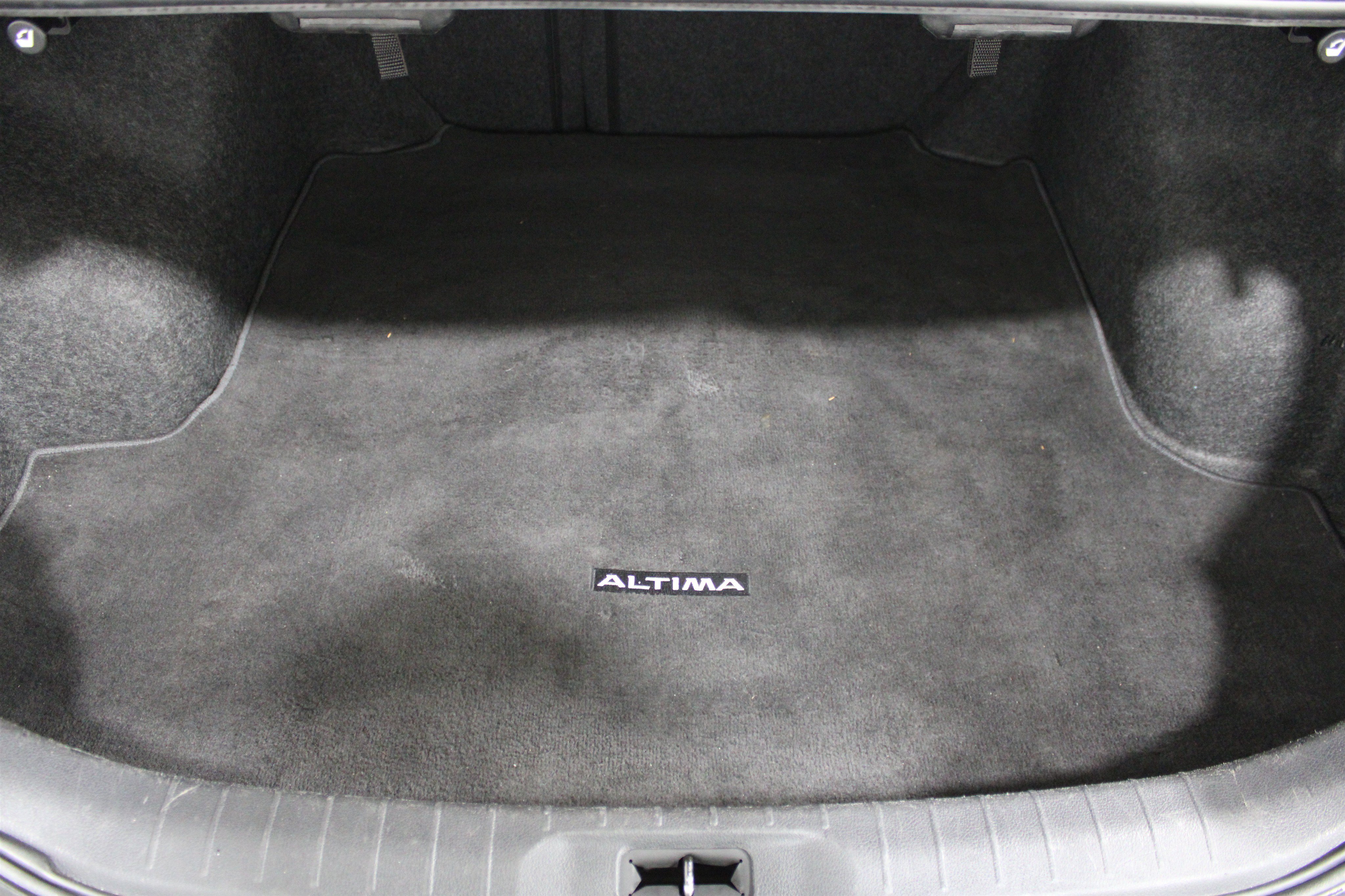 Used 2020 Super Black Nissan 2.5 SL image 22