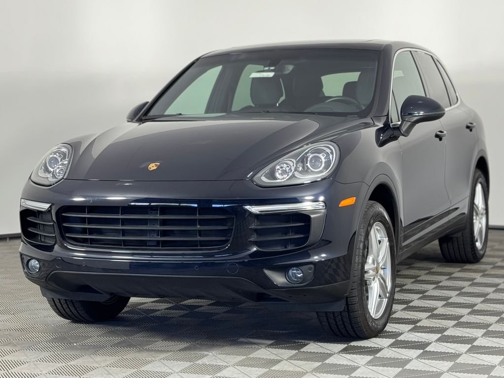 Used 2018 Moonlight Blue Metallic Porsche Base image 3