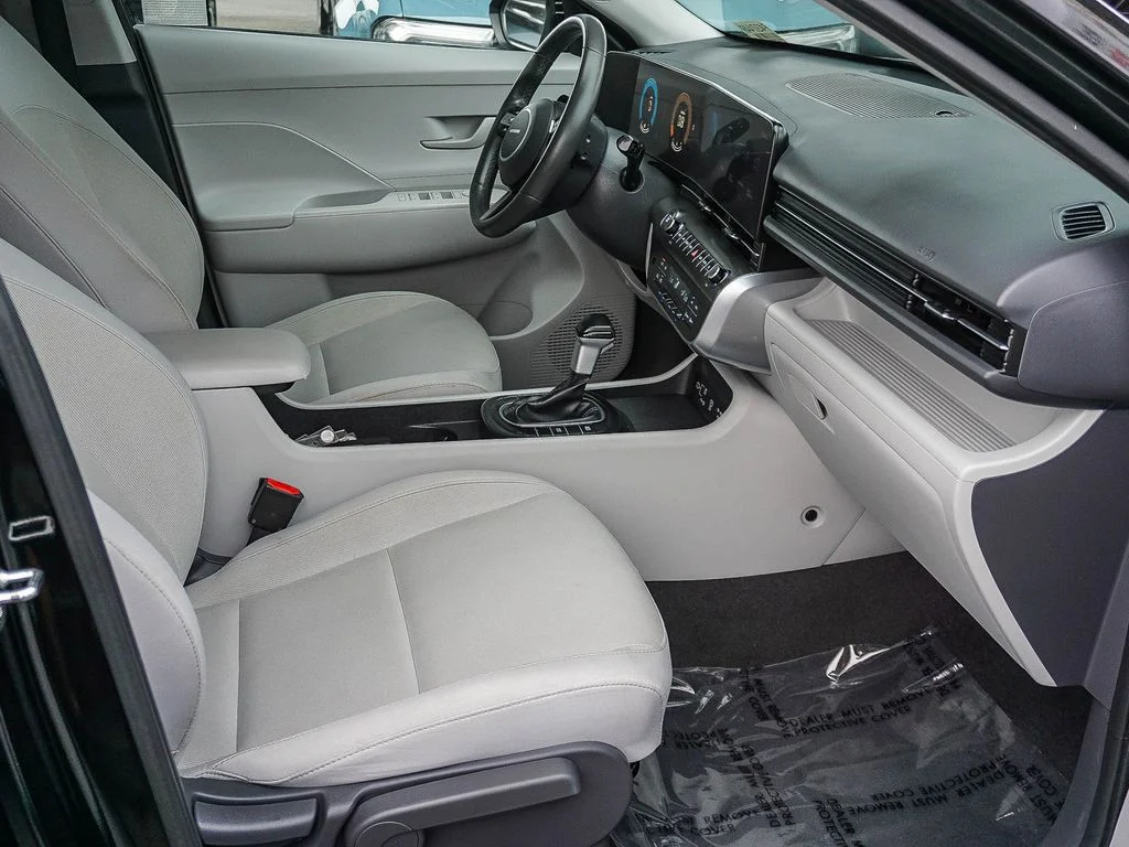 Used 2024 Black Hyundai SEL image 13