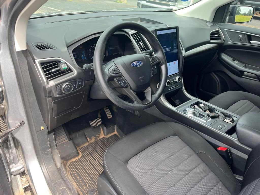Used 2022 Iconic Silver Metallic Ford SE image 7