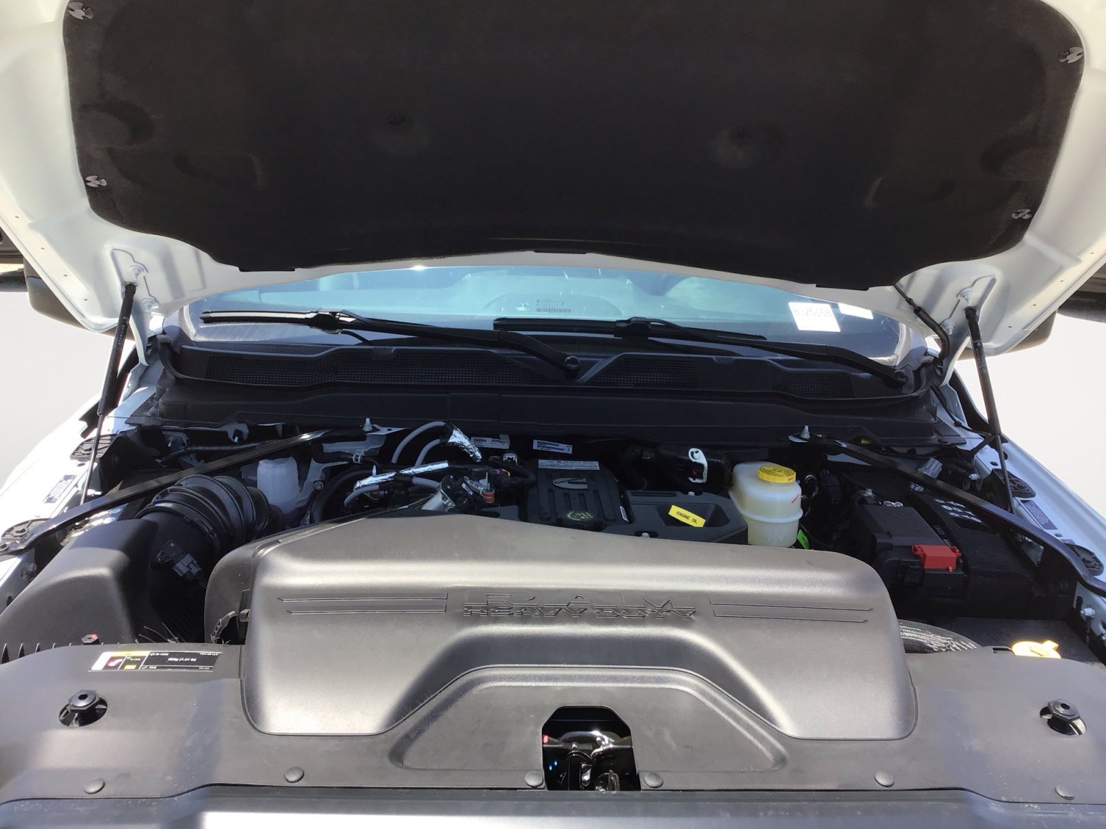 New 2026 Bright White Clearcoat RAM Tradesman image 25