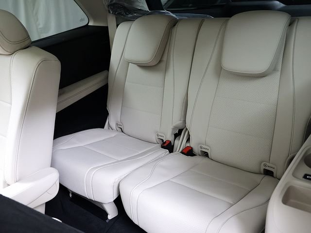 New 2026 Polar White Mercedes-Benz GLS 450 image 13