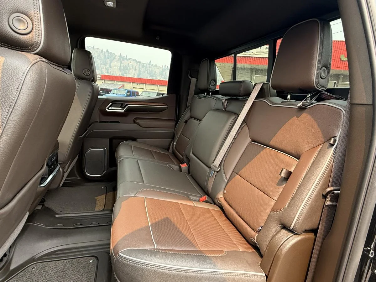 Used 2025 Black GMC Denali image 18