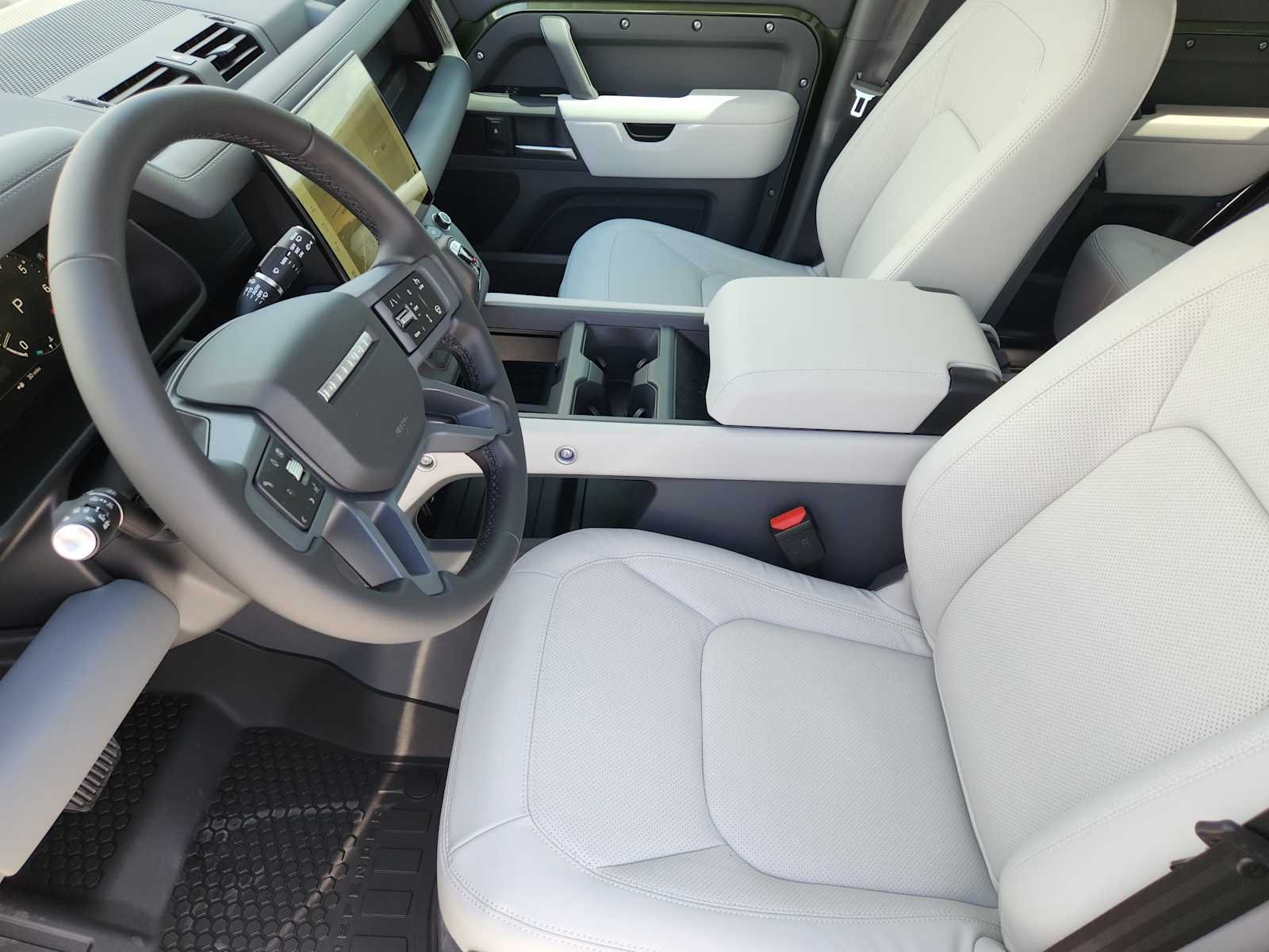 New 2026 Woolstone Green LAND ROVER X-Dynamic SE image 12