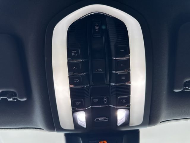 2024 Porsche Macan T - Photo 19