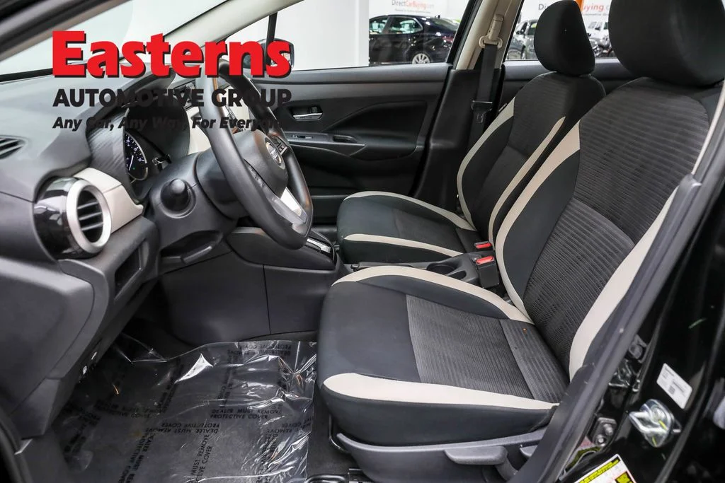 Used 2021 Black Nissan 1.6 SV image 14