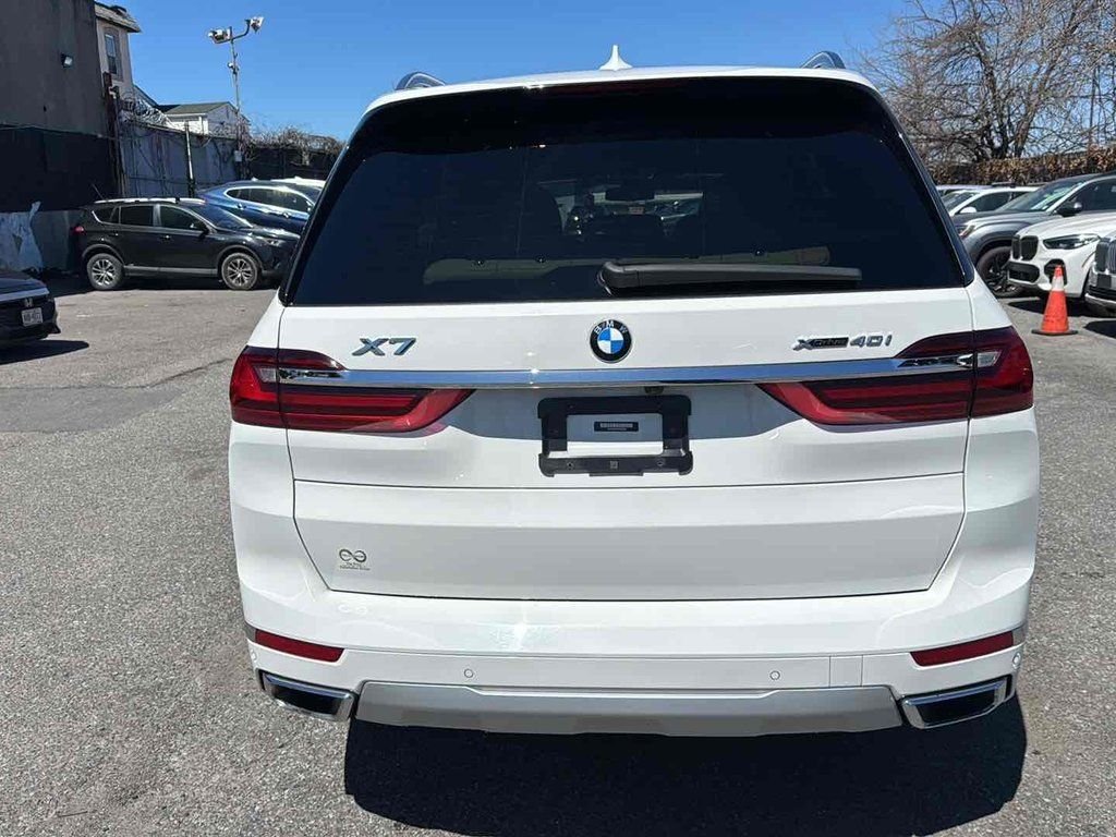 Used 2022 White BMW xDrive40i image 5