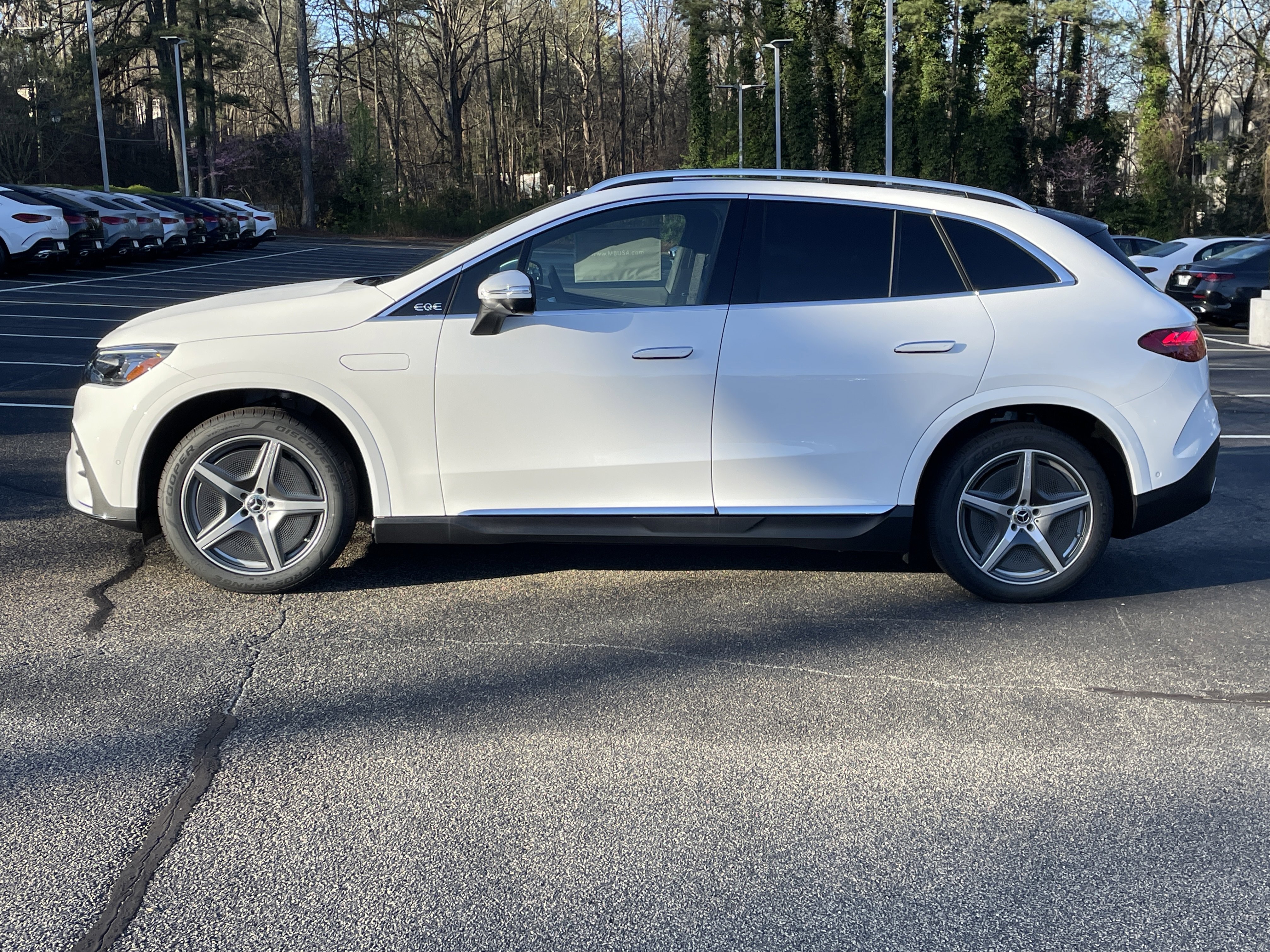 New 2026 Polar White Mercedes-Benz EQE 320 4MATIC® SUV image 12