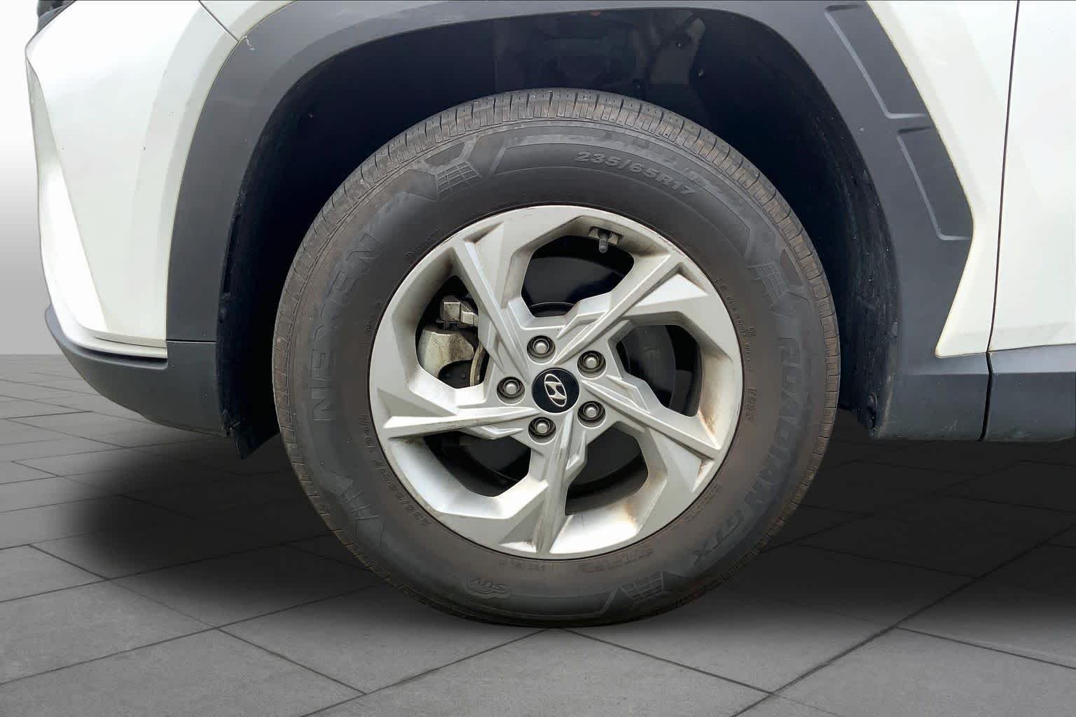 Used 2022 Quartz White Hyundai SEL image 11