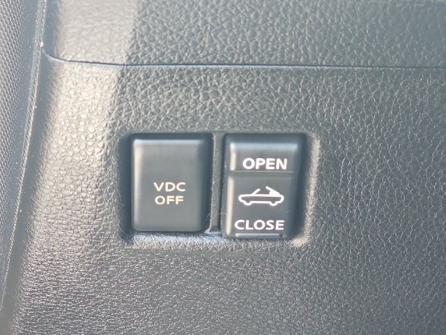 Used 2006 Black Nissan Grand Touring image 26