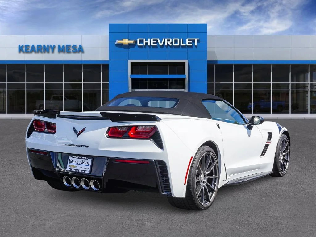 Used 2018 White Chevrolet Grand Sport image 6