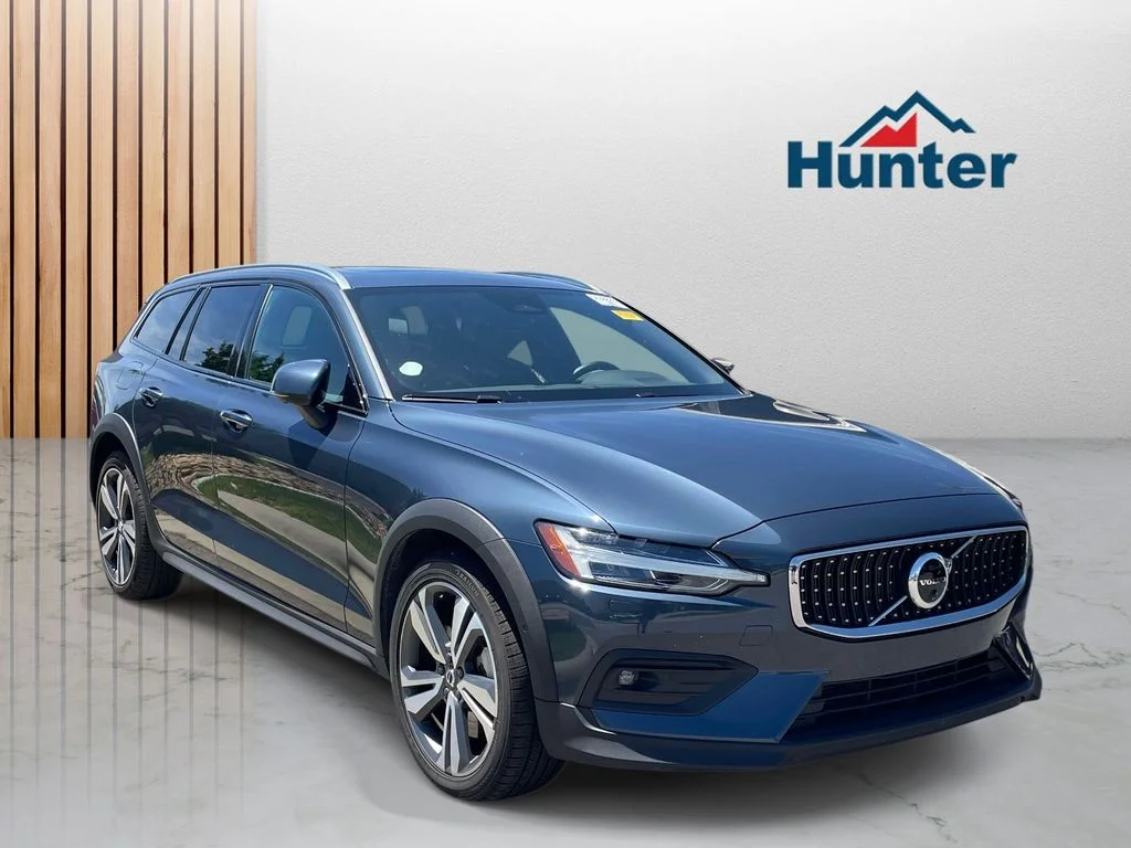 Used 2025 denim blue Volvo Plus image 1