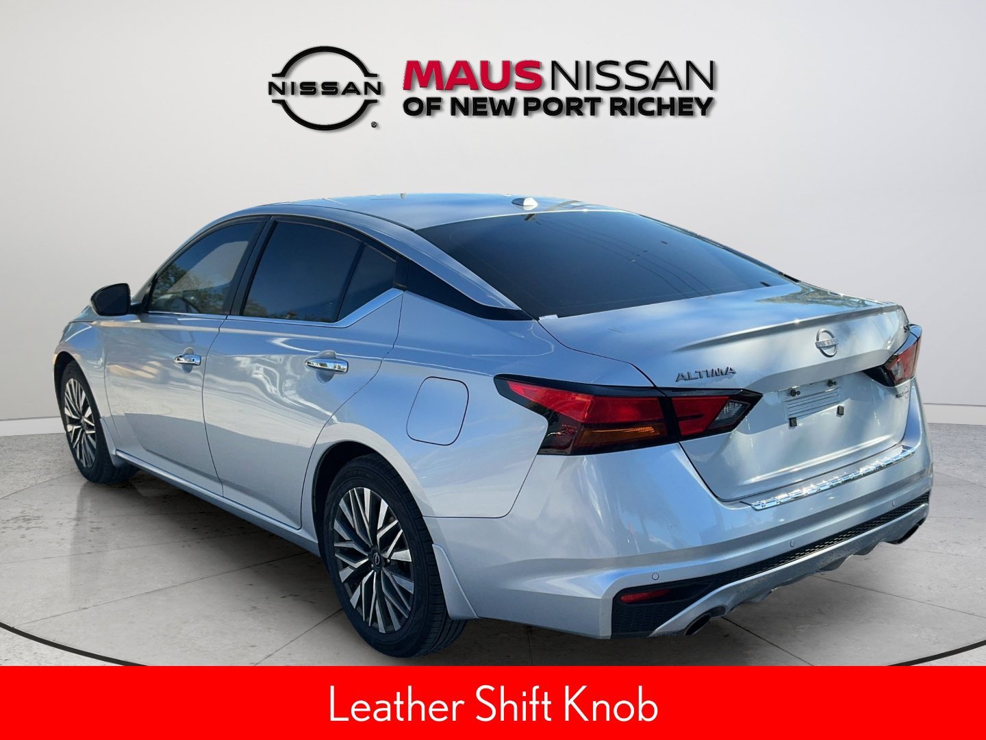 Used 2023 Silver Nissan 2.5 SV image 18
