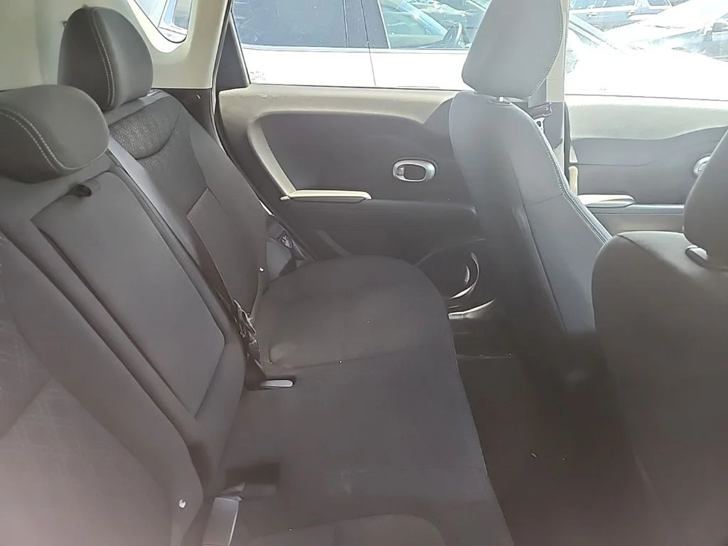 Used 2014 Silver Kia Base image 12