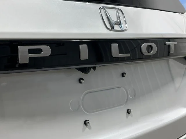 New 2026 Platinum White Pearl Honda Touring image 10