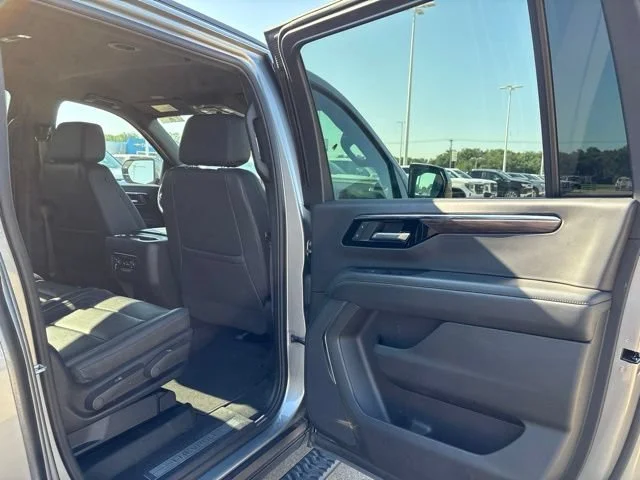 2025 Chevrolet Suburban Z71 - Photo 20