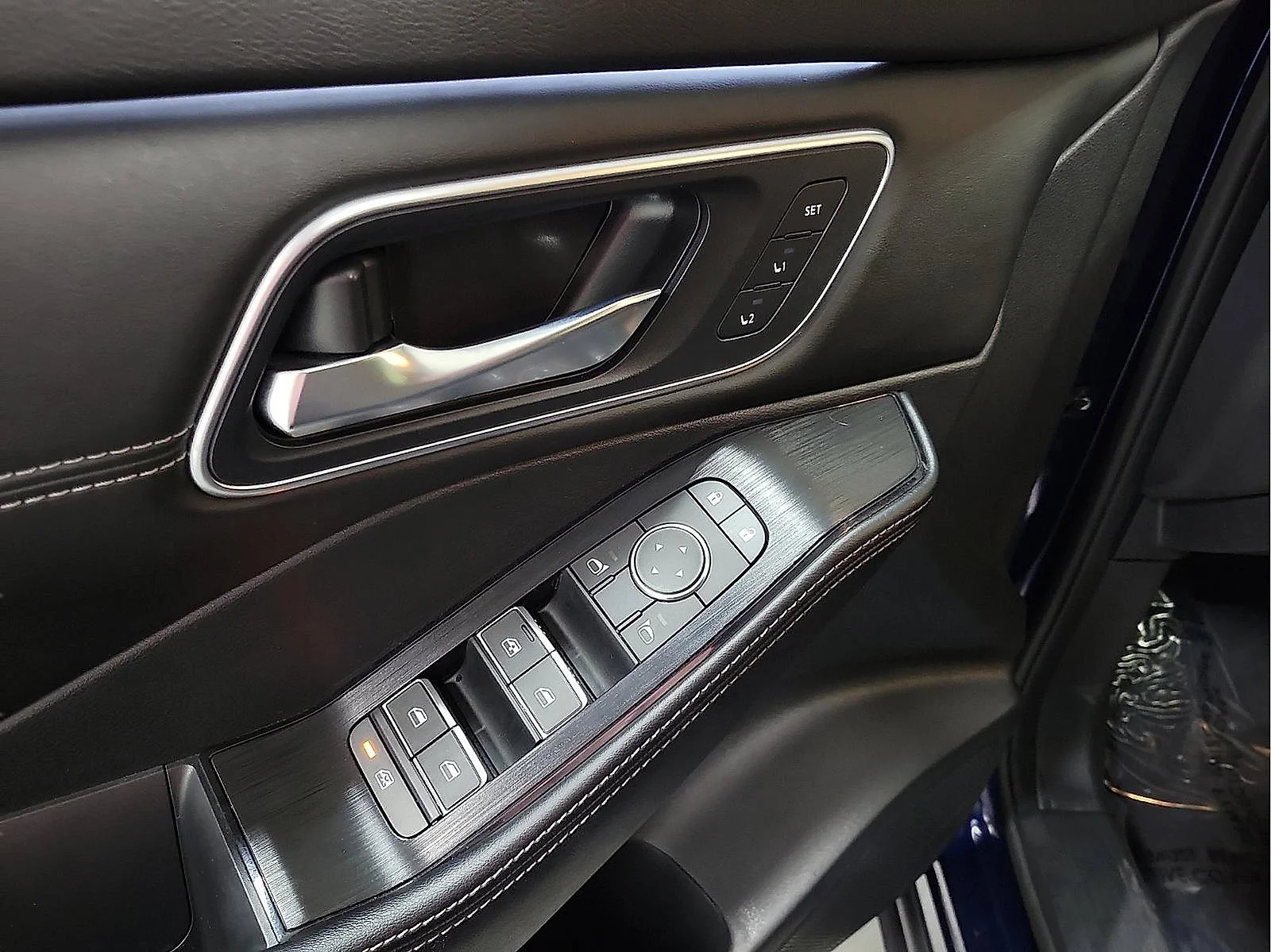 Used 2024 Deep Ocean Blue Pearl Nissan Platinum image 11