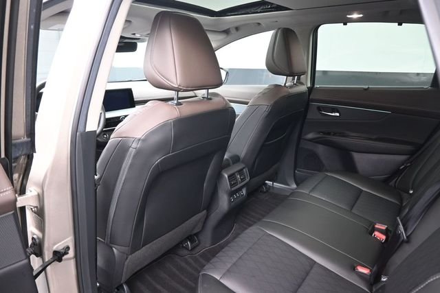 Used 2025 Gold Nissan Platinum image 23