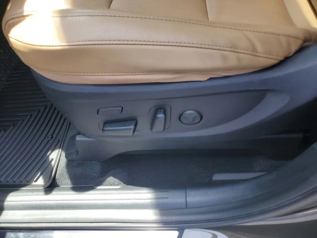 Certified Used 2021 Green Kia SX image 19