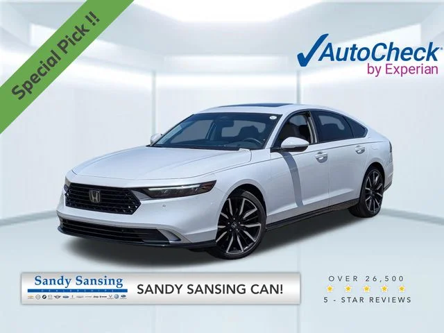 Used 2023 White Honda Touring image 1
