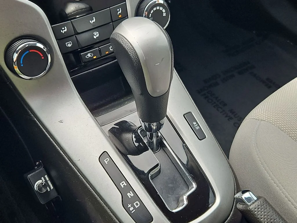 Used 2015 Summit White Chevrolet 1LT image 20
