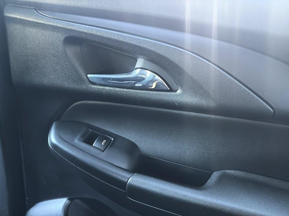 Used 2022 Mosaic Black Metallic Chevrolet RS image 27