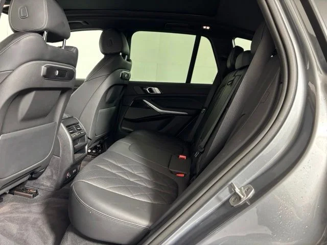 Used 2024 Skyscraper Grey Metallic BMW xDrive40i image 19