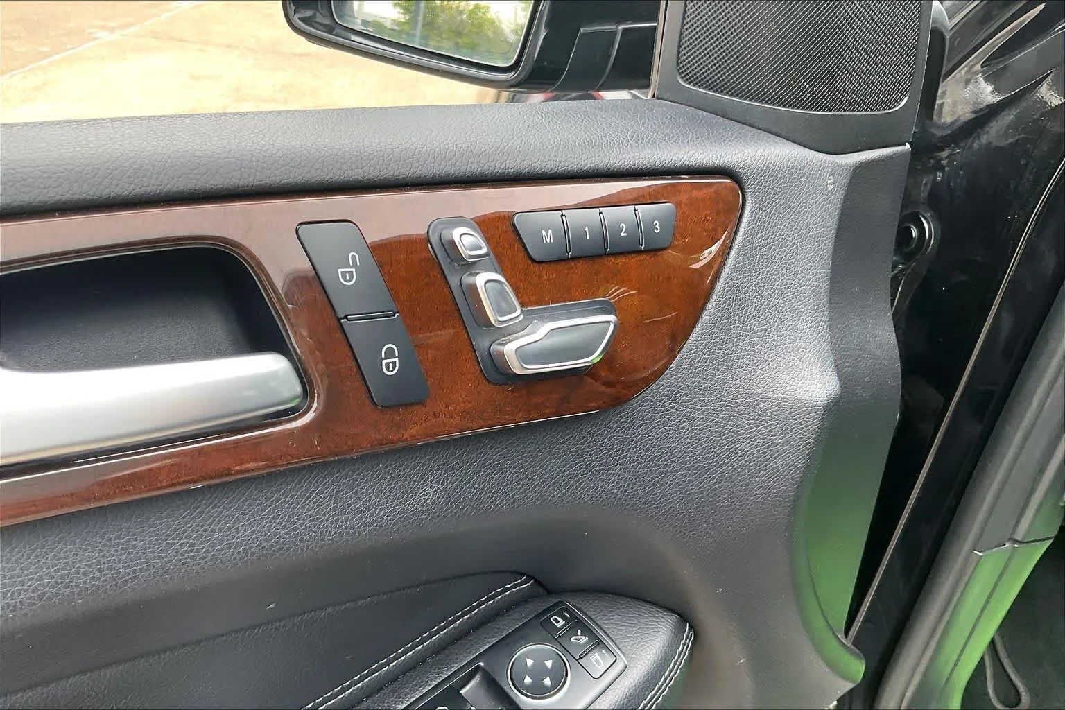 Used 2019 Brilliant Blue Metallic Mercedes-Benz GLS 450 image 31