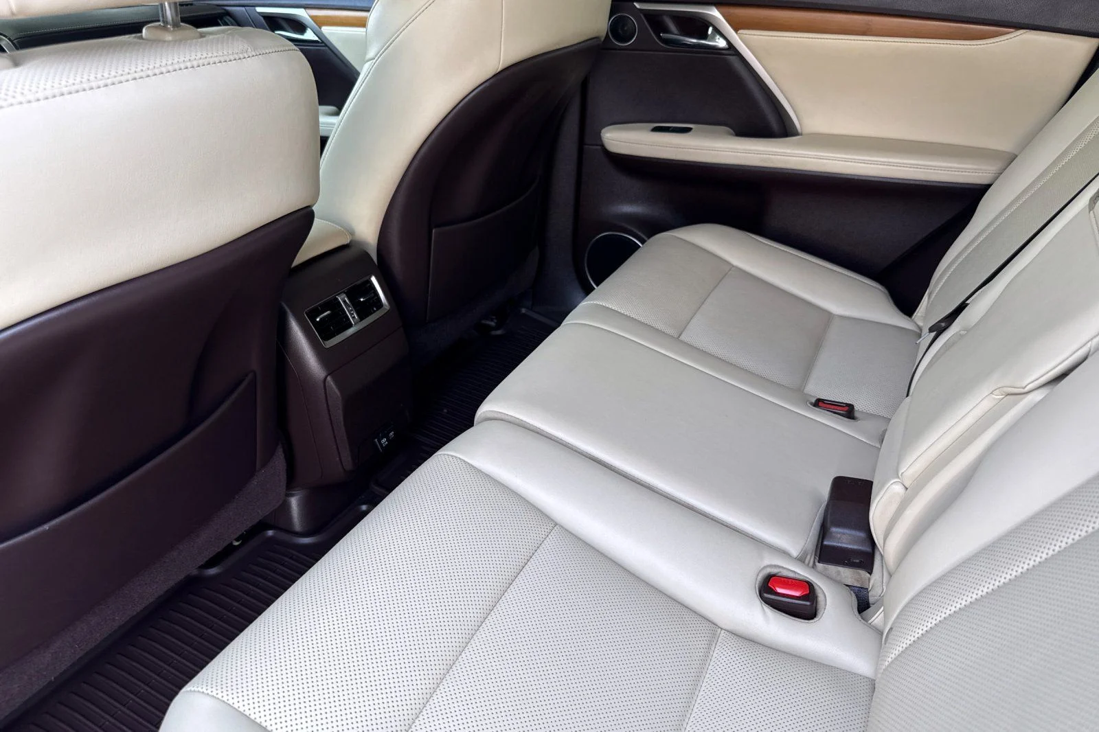 Used 2020 Red Lexus 450h image 11
