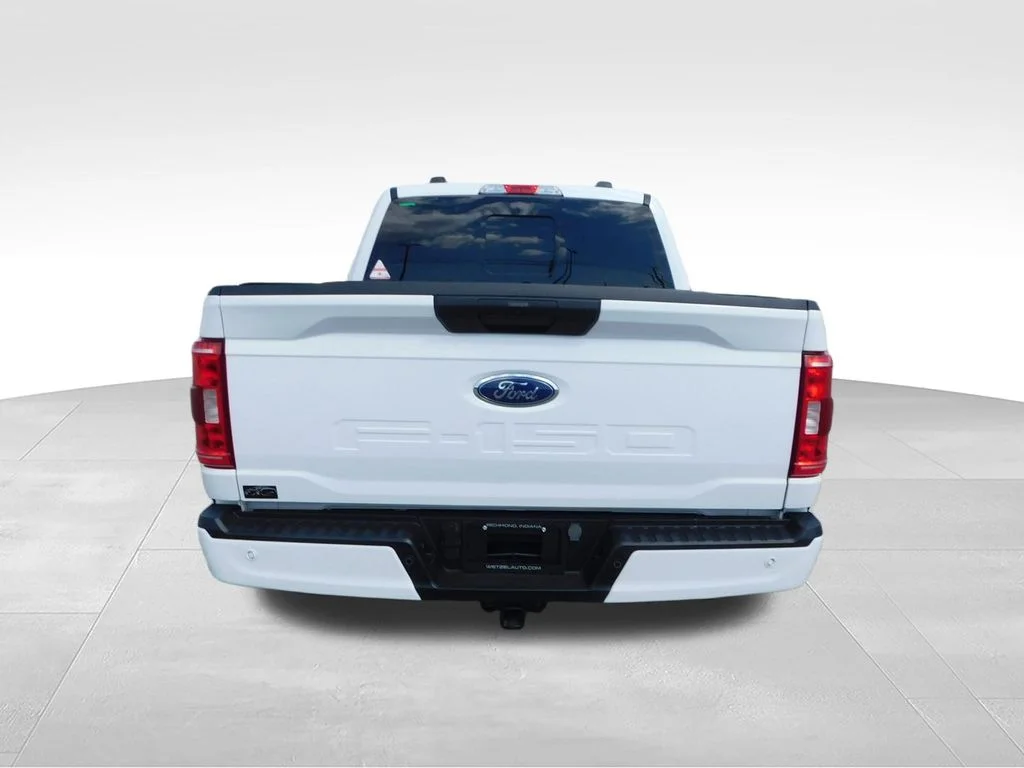 Used 2023 Oxford White Ford XLT image 4