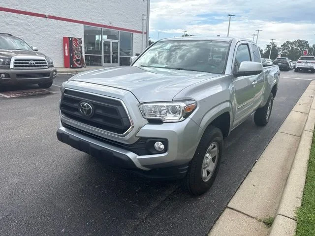 Certified Used 2022 Silver Toyota SR5 image 3