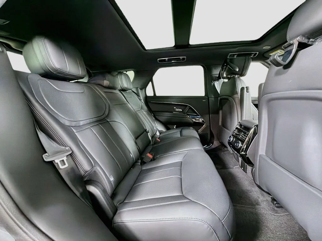 New 2026 Carpathian Grey Land Rover Dynamic SE image 29