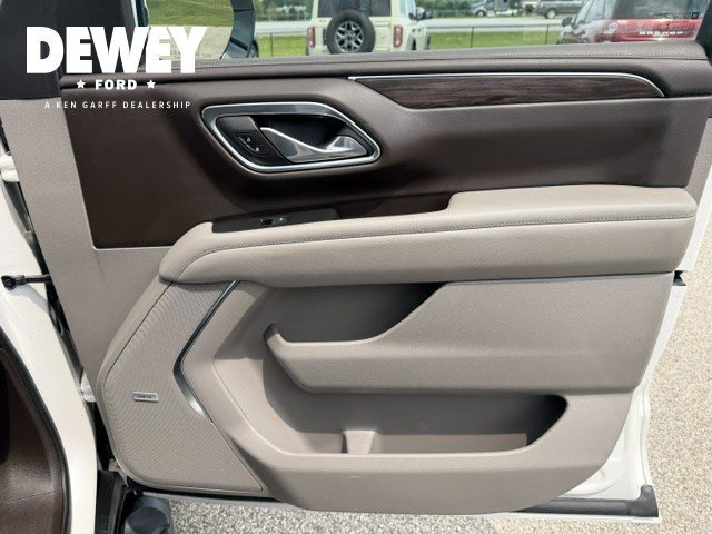 Certified Used 2022 Iridescent Pearl Tricoat Chevrolet Z71 image 40