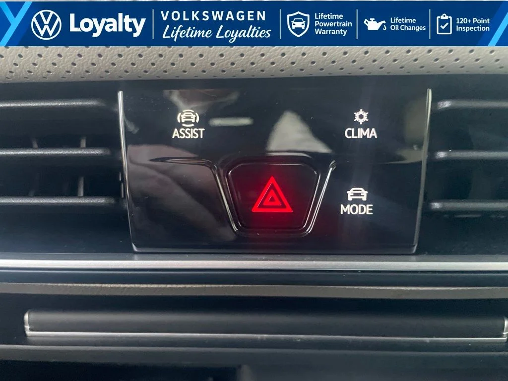 Used 2026 White/off-white Volkswagen SE image 25