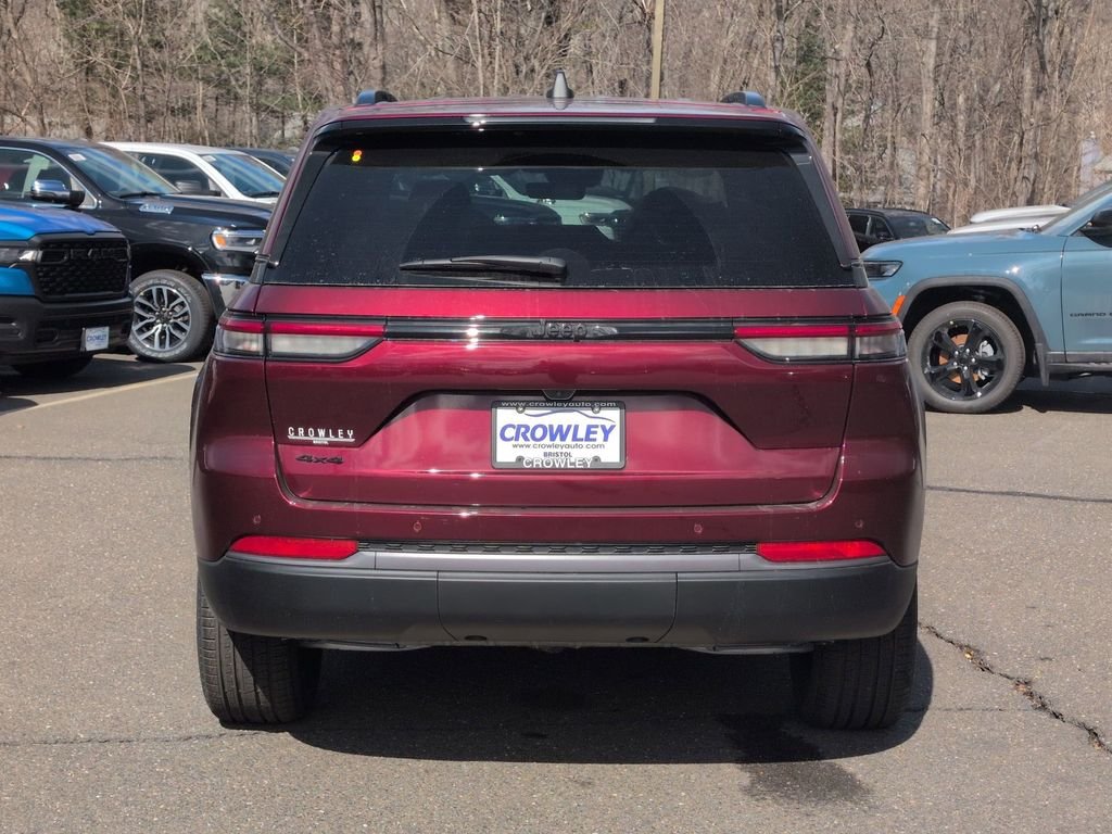 New 2026 Velvet Red Pearl-Coat Exterior Paint Jeep Limited image 4