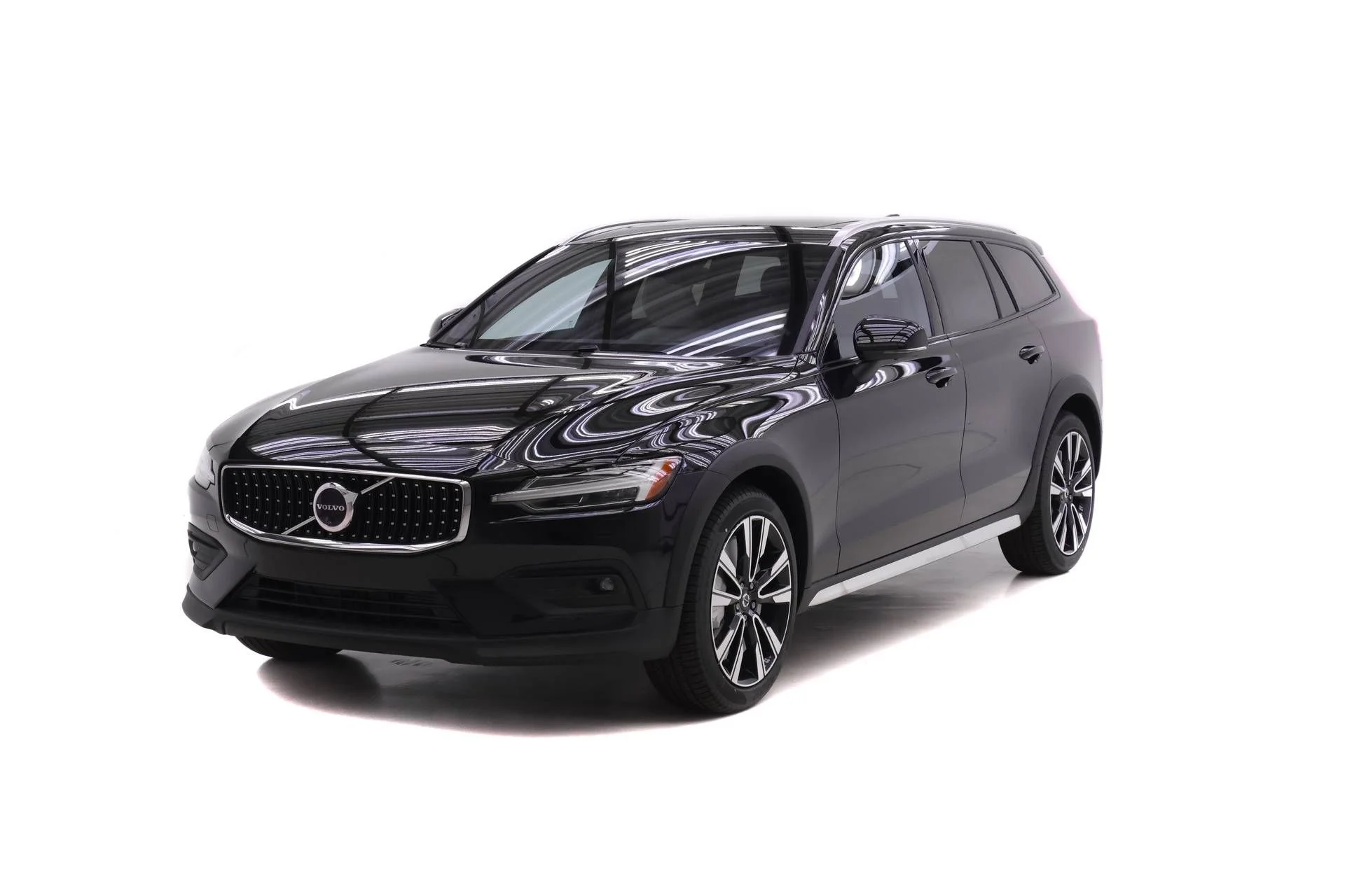 2026 Volvo V60 Cross Country B5 Ultra AWD's photo