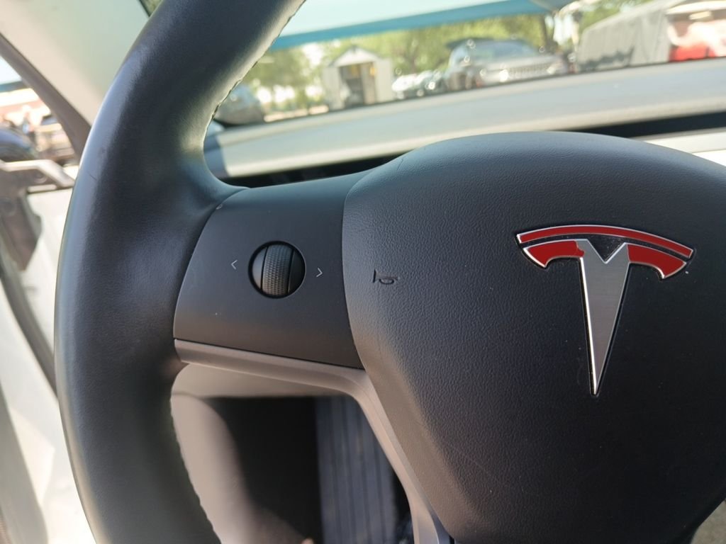 Used 2019  Tesla Long Range image 22