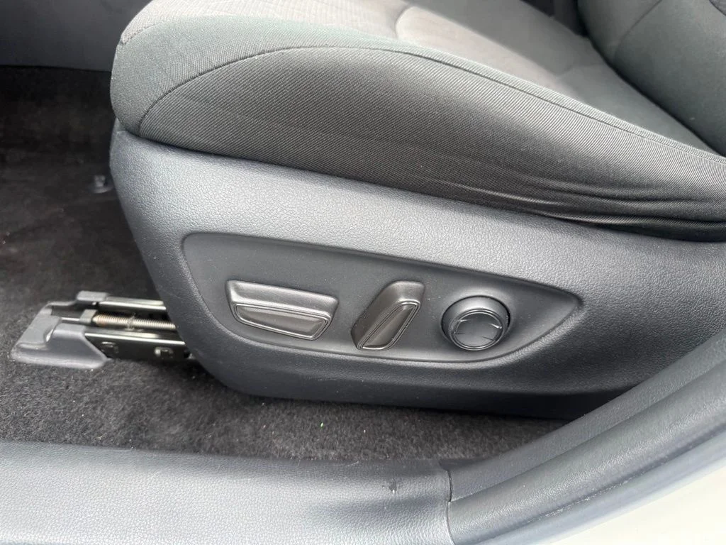 Used 2019 White Toyota XLE image 14