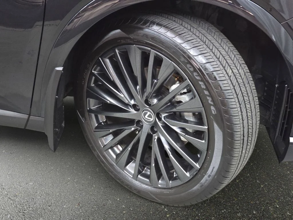 Used 2024 Black Lexus 350 image 33