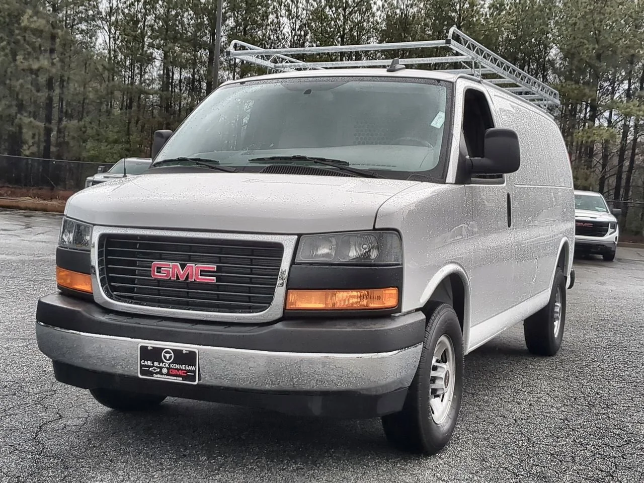 New 2025 Summit White GMC Work Van image 4