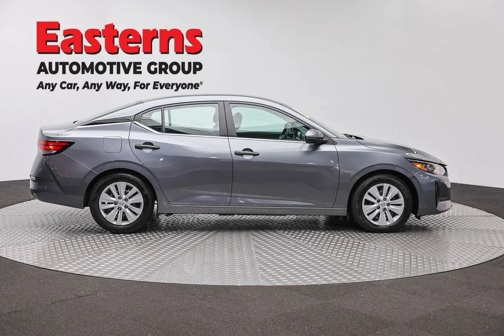 Used 2024 Gray Nissan S image 4