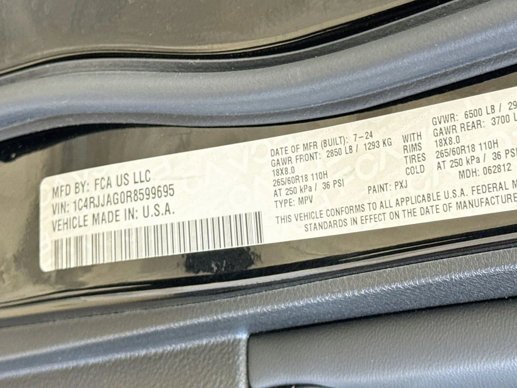 Used 2024 Black Jeep Laredo image 31