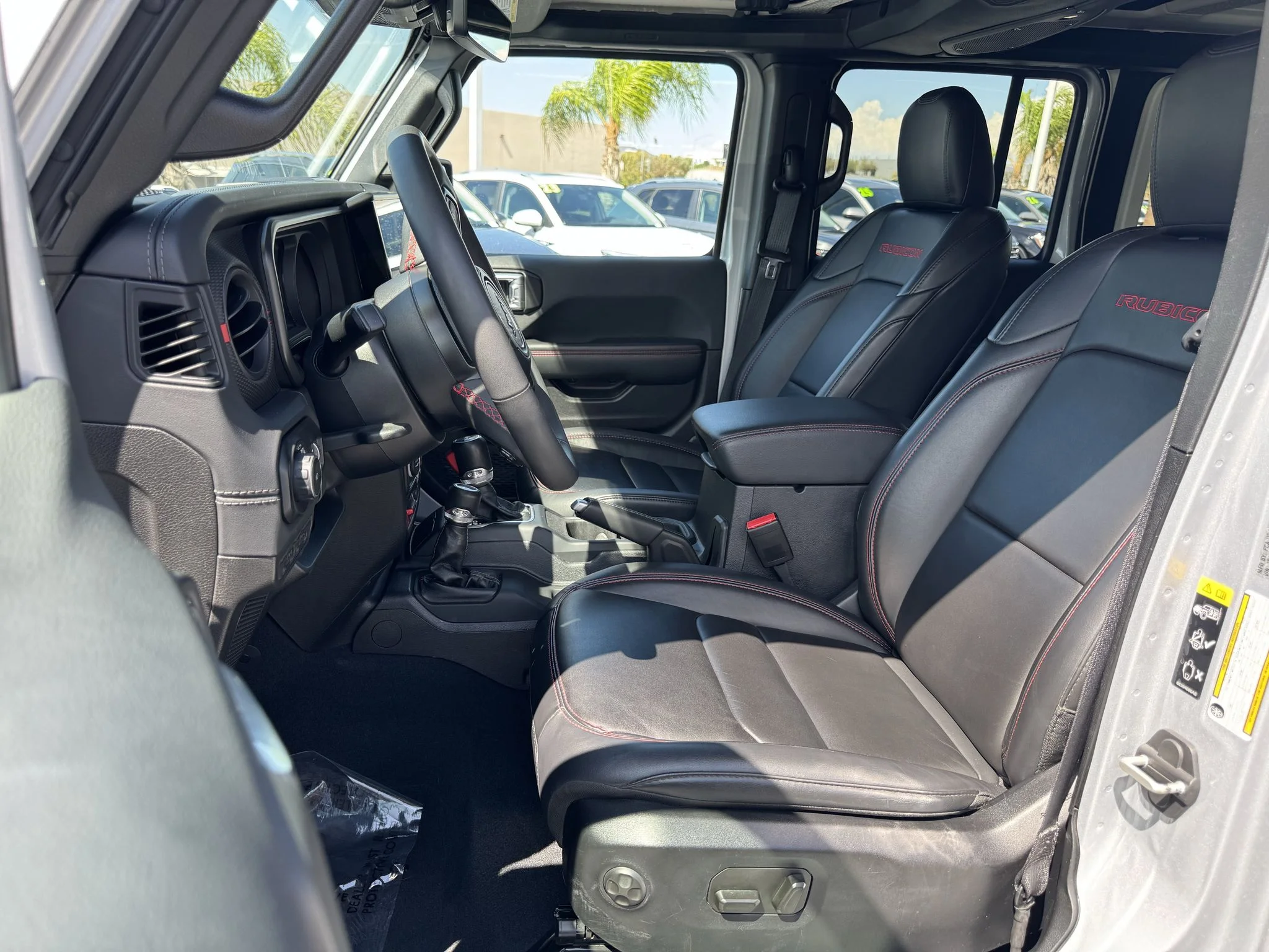 Used 2024 Silver Zynith Clearcoat Jeep Rubicon X image 11