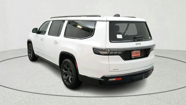 New 2026 Bright White Clear-Coat Exterior Paint Jeep Limited Altitude image 7
