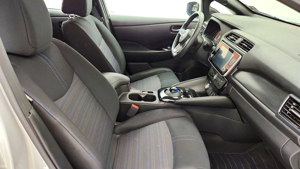 Used 2023 Brilliant Silver Metallic Nissan SV PLUS Hatchback w/ 212-Mile Range & ProPILOT Assist image 24