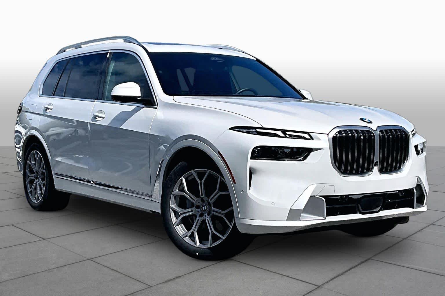 Used 2026 Mineral White Metallic BMW xDrive40i image 3