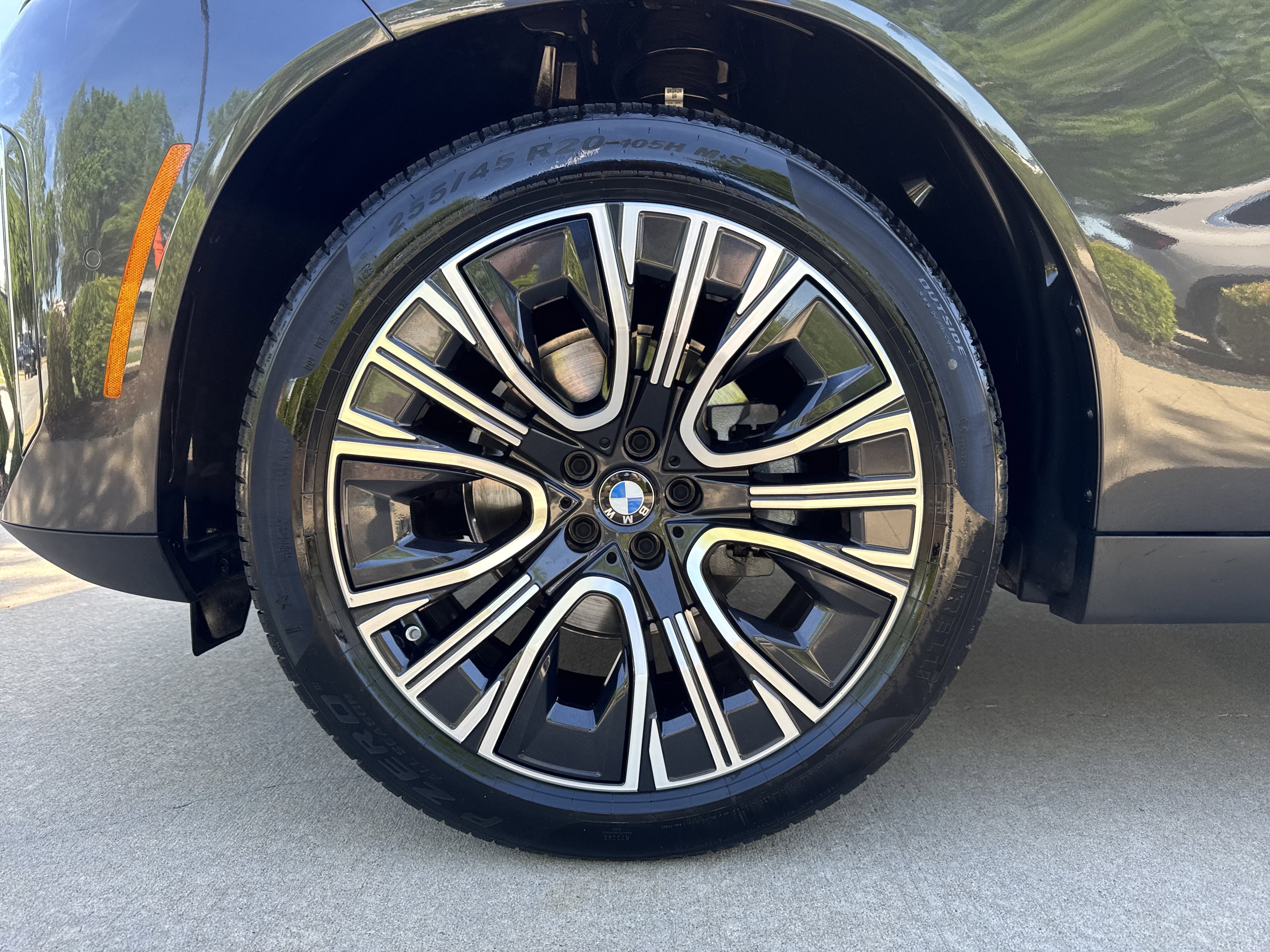 Certified Used 2025 Dark Graphite Metallic BMW 30 xDrive image 23