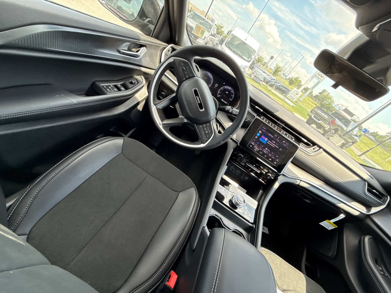 2025 Jeep Grand Cherokee L Altitude - Photo 17